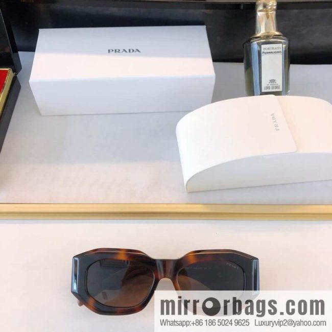 Prada three-dimensional frame unisex sunglasses - Image 6