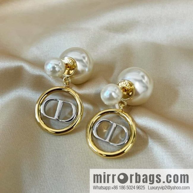 New ☑️ DIOR size pearl CD stud earrings
