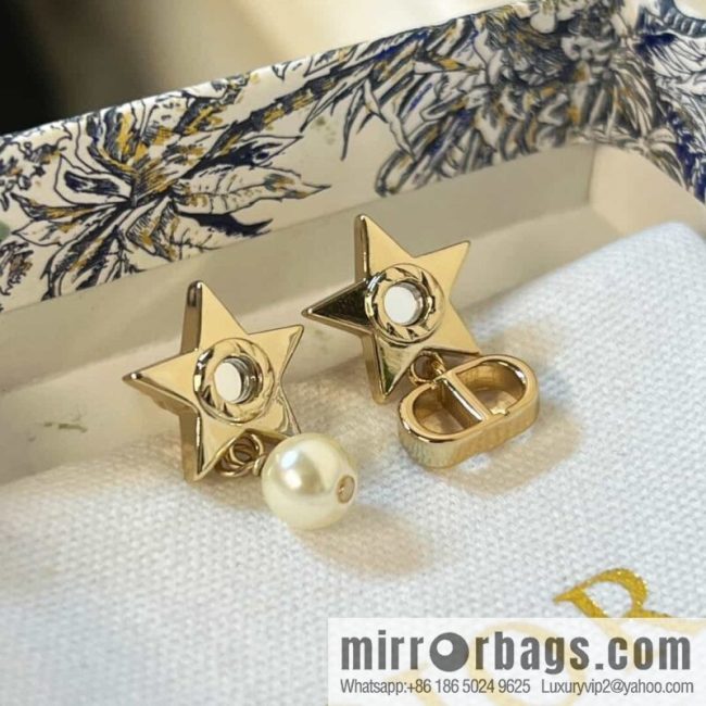 New ☑️ DIOR Asymmetrical Pentagram Pearl CD Stud Earrings