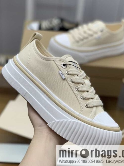 AMI new women\'s lace-up low-top thick-soled muffin shoes
