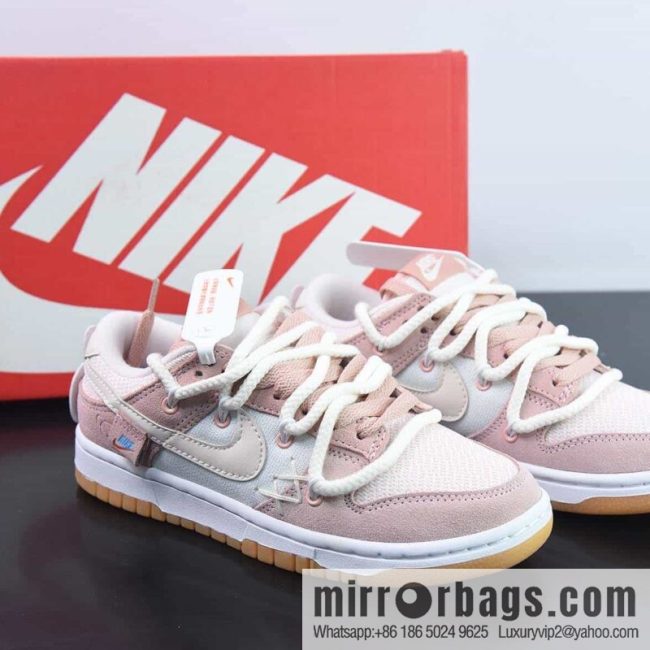 Nike Dunk Low SB low-top skate shoes/teddy bear white powder strap
