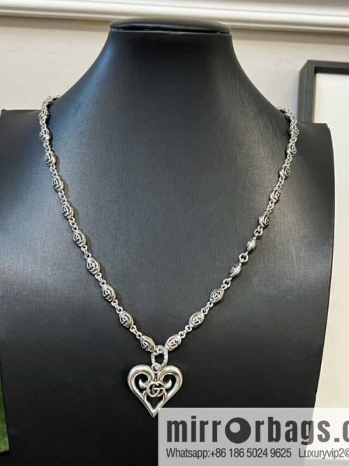 New Gucci Gucci Hollow Double G Love Peach Heart Necklace