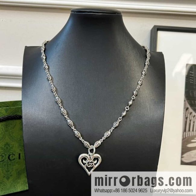 New Gucci Gucci Hollow Double G Love Peach Heart Necklace