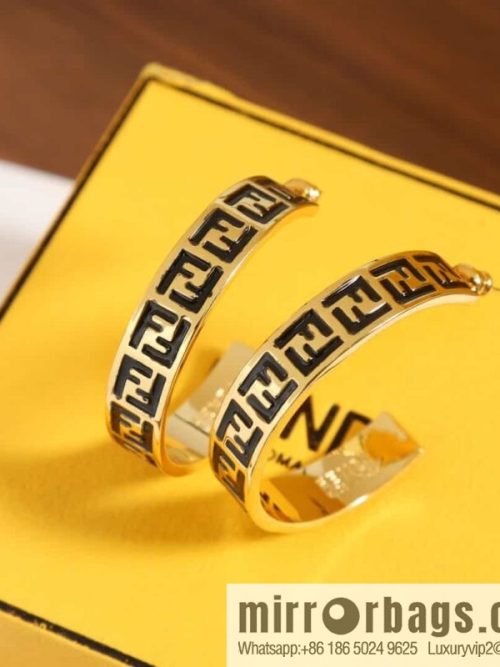 New FENDI Fendi double F letter semicircular earrings stud earrings