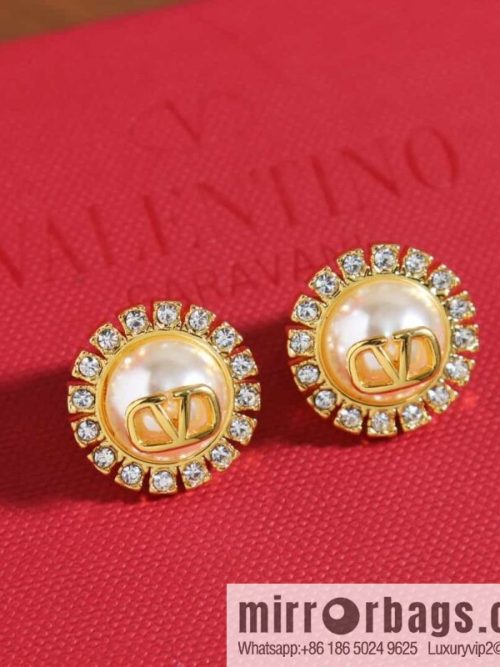 New ☑️ Valentino stud earrings