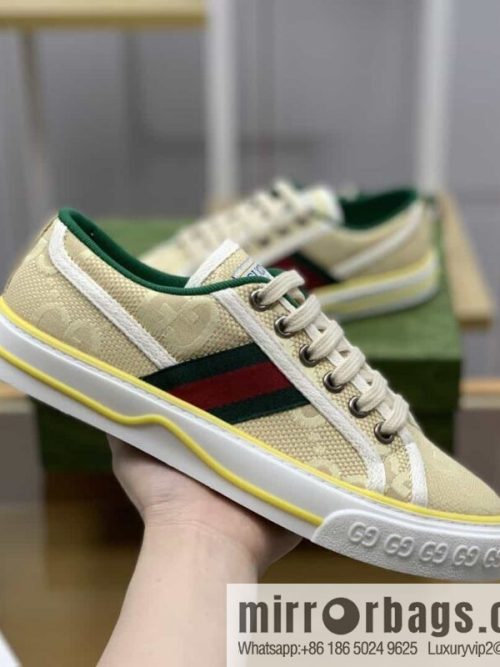 Gucci Gucci uses beige and light purple super double G canvas sneakers