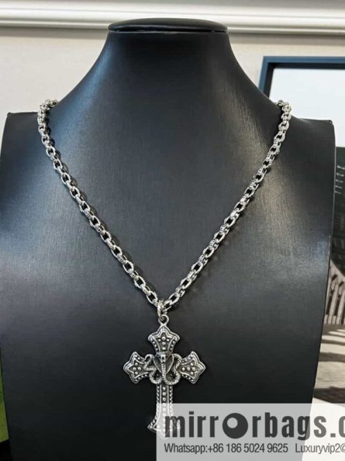 New Gucci gucci cross cobra necklace