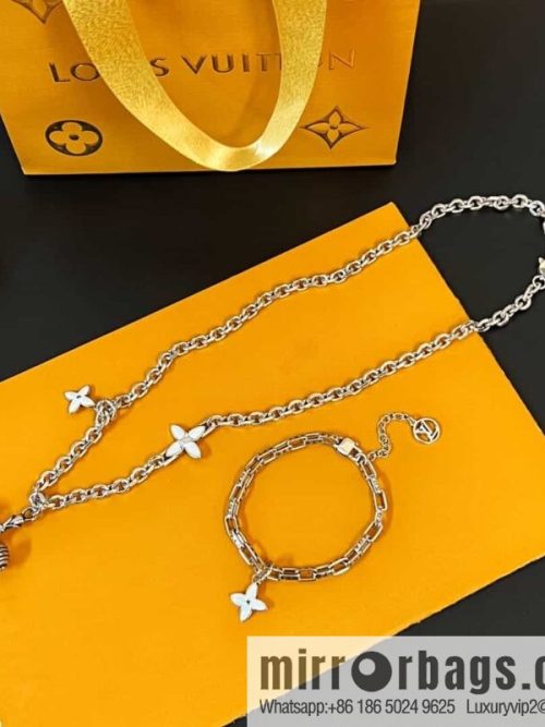 Louis Vuitton Louis Vuitton Green Medieval Collection Dumbbell Clover Necklace, Bracelet