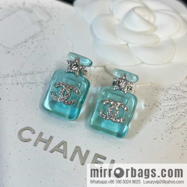 New ☑️ Chanel double c acrylic perfume bottle stud earrings - Image 4