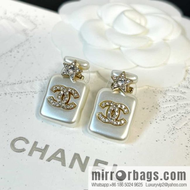 New ☑️ Chanel double c acrylic perfume bottle stud earrings - Image 5