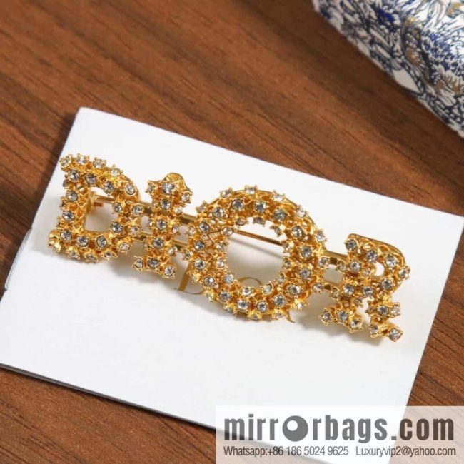 New ☑️ DIOR Dior hollowed out full diamond letter brooch - Image 3