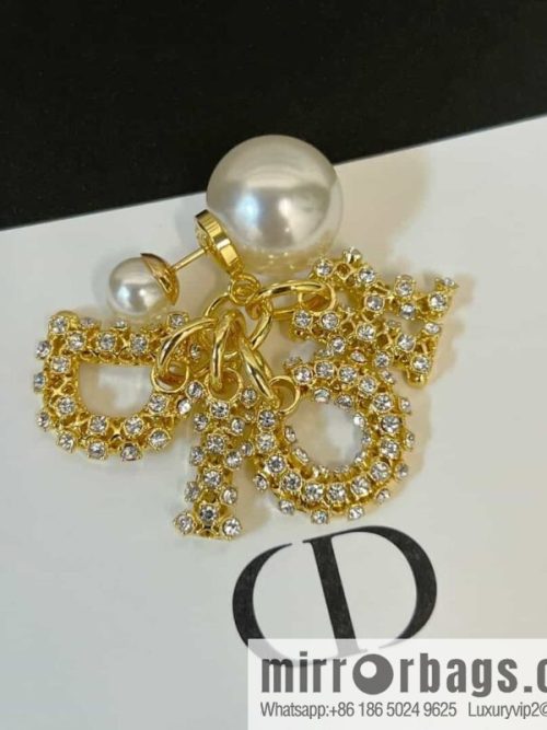 New ☑️ DIOR Dior size pearl hollow full diamond stud earrings
