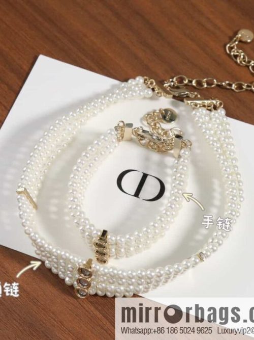 New ☑️ DIOR Dior 4-layer pearl necklace, bracelet