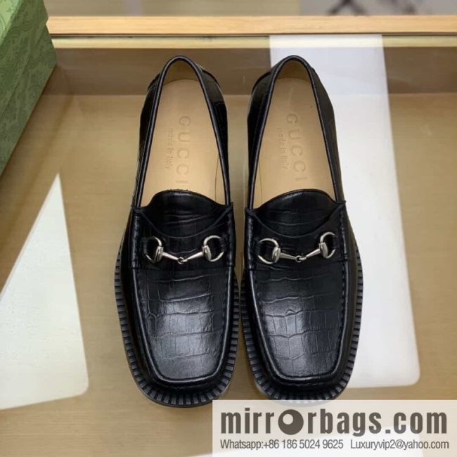 Gucci Gucci uses black smooth cow leather (fabric) carefully made men\'s loafers