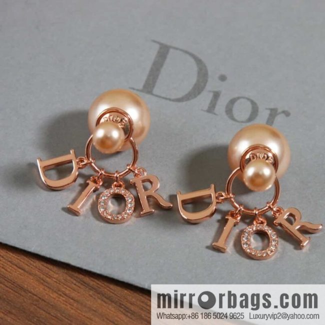 New ☑️ DIOR rose gold size pearl stud earrings