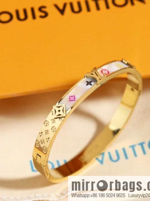 Louis Vuitton Louis Vuitton medieval gold white shell bracelet bracelet