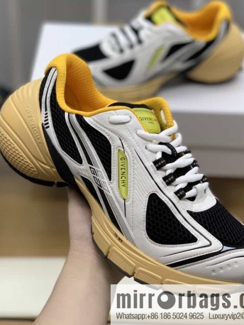 Givenchy, men\'s lace-up sneakers made of technologically knitted fabrics, synthetic leather and rubber