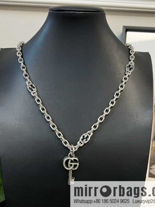 New Gucci Gucci double G key 🔑 necklace