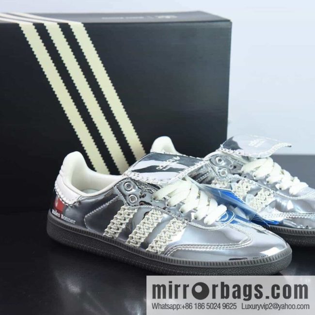AD Originals Samba Classic \"Silver Metallic\" Samba low-top sneakers SKU: IG8181