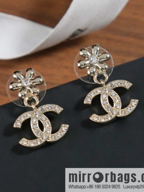 New ☑️ chanel c2 double c gold flower stud earrings
