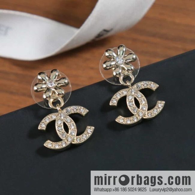 New ☑️ chanel c2 double c gold flower stud earrings