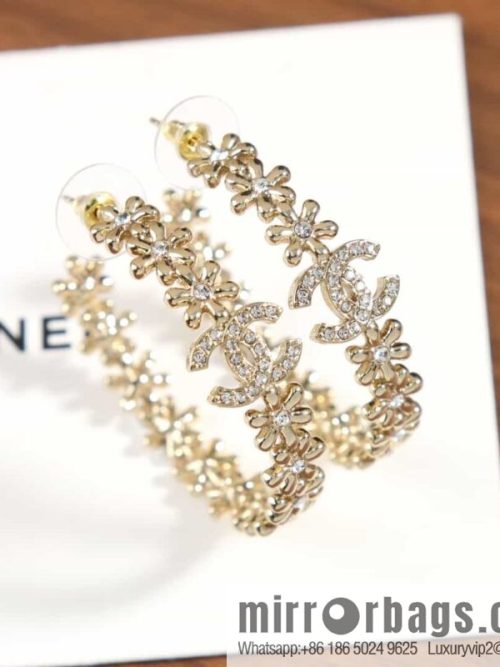 New ☑️ Chanel semi-round double c gold flower stud earrings