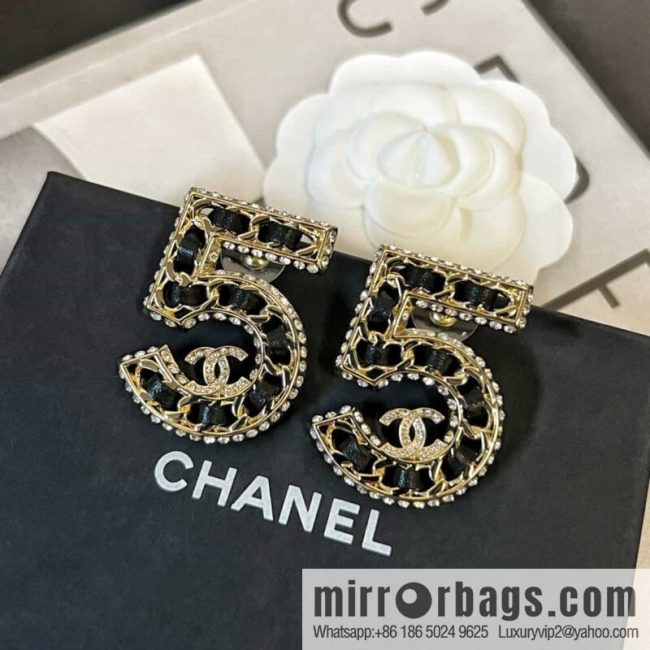 New ☑️ CHANEL CHANEL c1 double c black leather 5 word five stud earrings