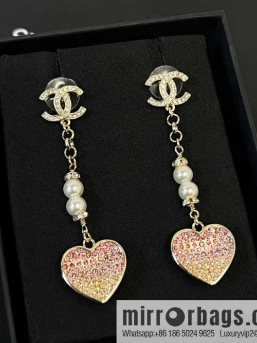New ☑️ Chanel double c peach heart love stud earrings