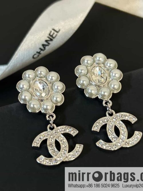 New ☑️ chanel c2 double c pearl stud earrings