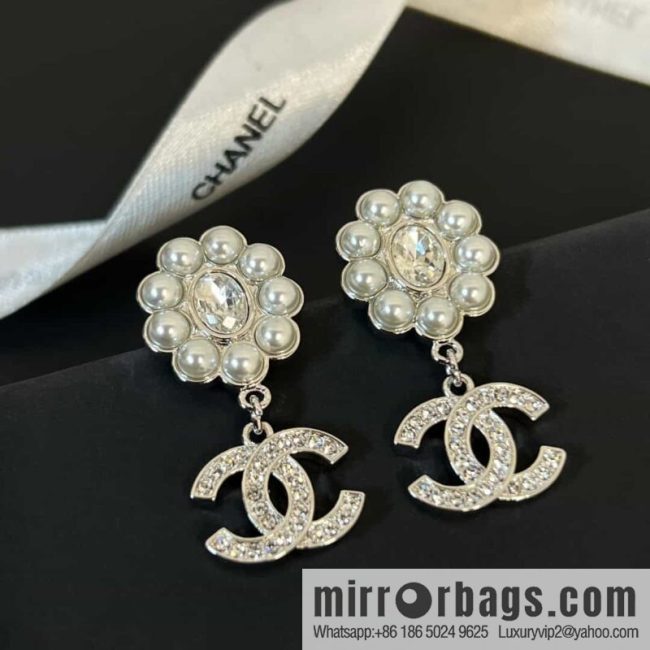 New ☑️ chanel c2 double c pearl stud earrings