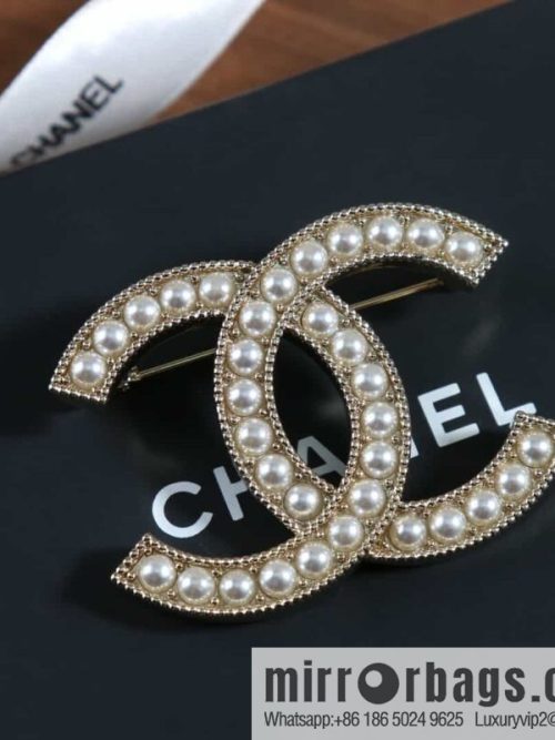 New ☑️ Chanel Double C Pearl Brooch