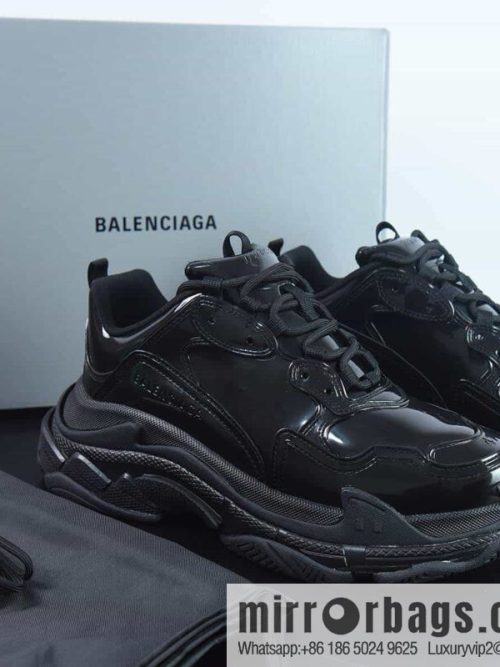 Balenciaga, joint model, generation 1.0 TPU Balenciaga Triple S sneakers