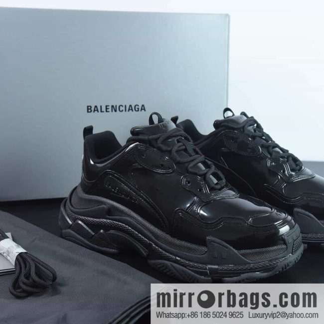 Balenciaga, joint model, generation 1.0 TPU Balenciaga Triple S sneakers