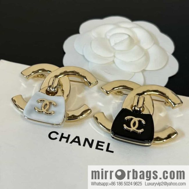 New ☑️ Chanel double c bag brooch