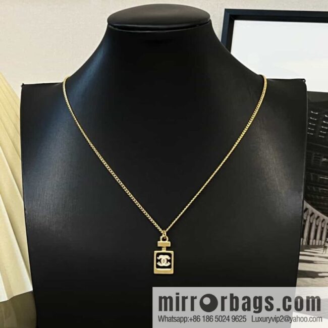 wsxc1690299909735_0-800x800h0kl1oqlz0h157943_20250705135055.jpg New ☑️ Chanel double c gold perfume bottle necklace