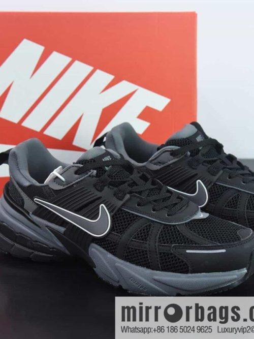 NK Wmns V2K Runtekk Low \"White/Black\" Vintage Tide Collection Future Vintage Daddy Style Versatile Leisure Sports Jogging Shoes Item Number: FD0736 002
