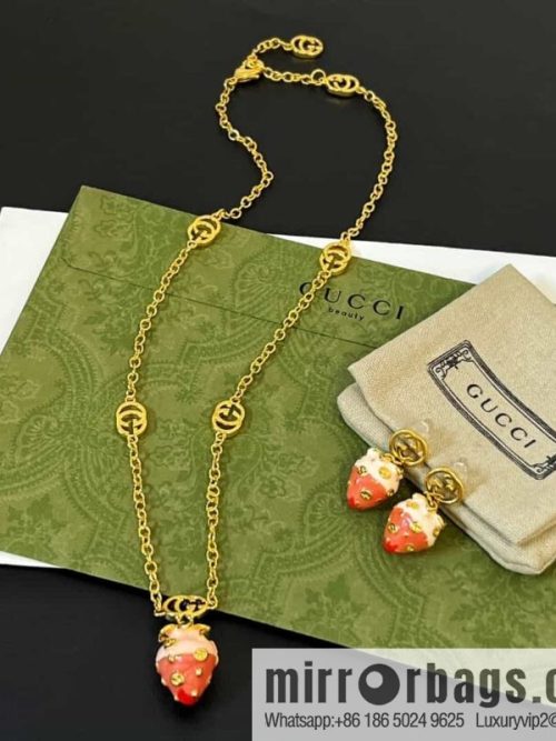 New Gucci Gucci strawberry 🍓 double G necklace stud earrings