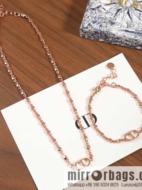New ☑️ DIOR Dior rose gold CD necklace, bracelet