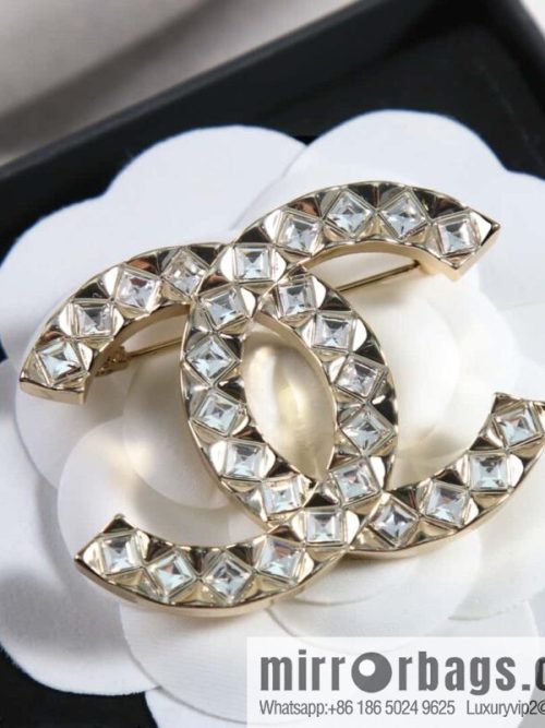 New ☑️ Chanel Double C Square Diamond Brooch
