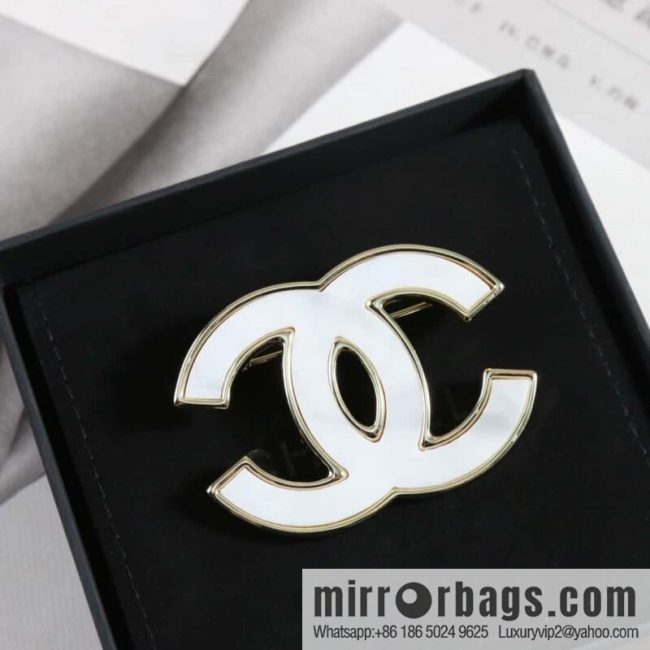 New ☑️ Chanel C1 double c three-color stud earrings - Image 3