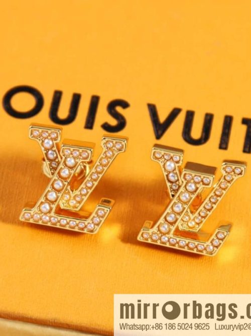 Louis Vuitton Louis Vuitton LV ICONIC PEARLS pearl letter stud earrings