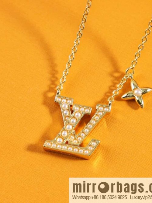 Louis Vuitton Louis Vuitton LV ICONIC PEARLS Pearl Letter Necklace