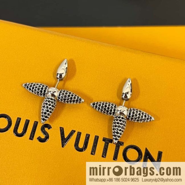 Louis Vuitton Louis Vuitton LV Macro Floral, stud earrings