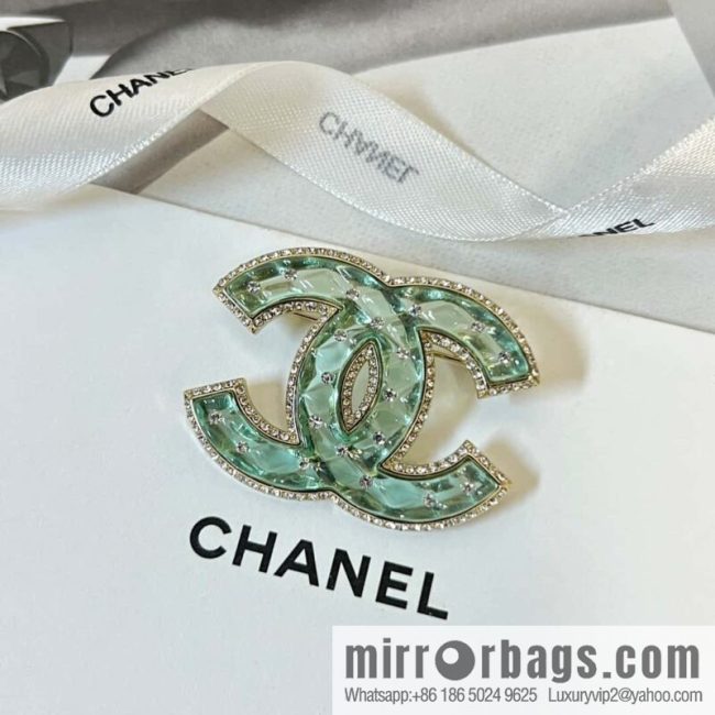 New ☑️ Chanel double c green acrylic brooch with diamond