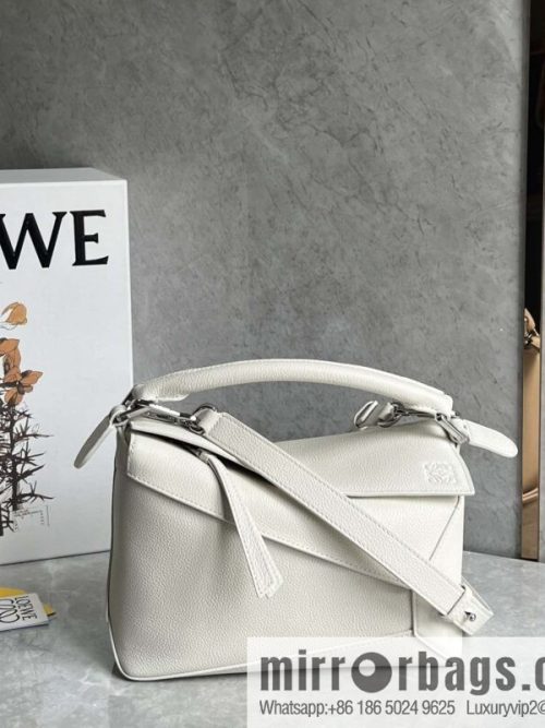 LOEWE Puzzle 24CM bag leather small geometric bag 0681 white