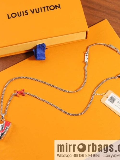 Louis Vuitton Louis Vuitton IV TRAINER sneaker necklace