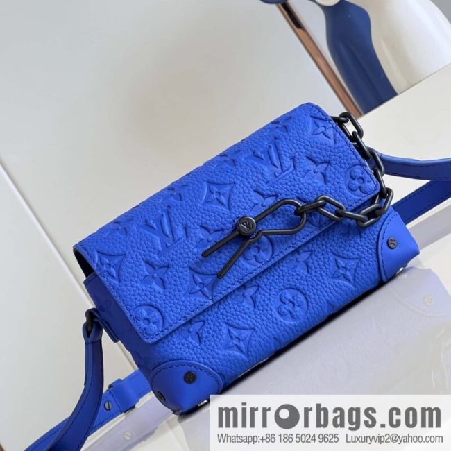 LV M82571 Steamer Wearable Wallet