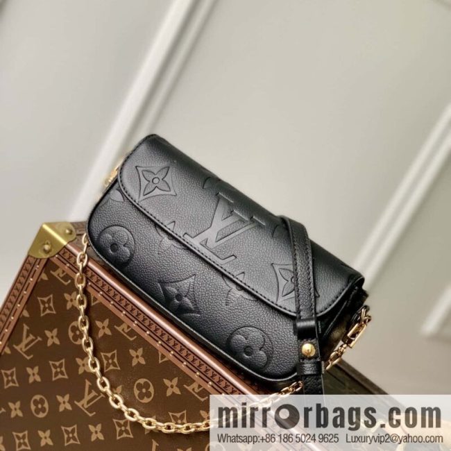 LV M82154 Wallet On Chain Ivy