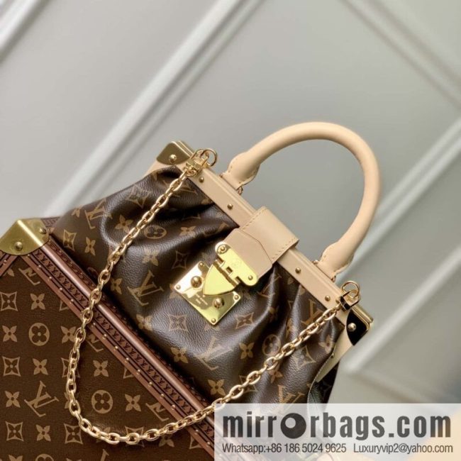 LV M46544 Monogram Clutch