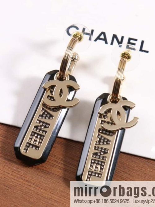 New ☑️ Chanel C2 double c strip letter stud earrings